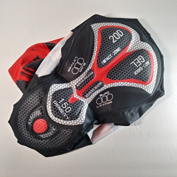 Men's Black & Red 3D Padded Cycling Shorts - Picture 8 of 9